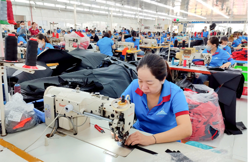 Vừa làm kinh tế vừa chăm lo xã hội